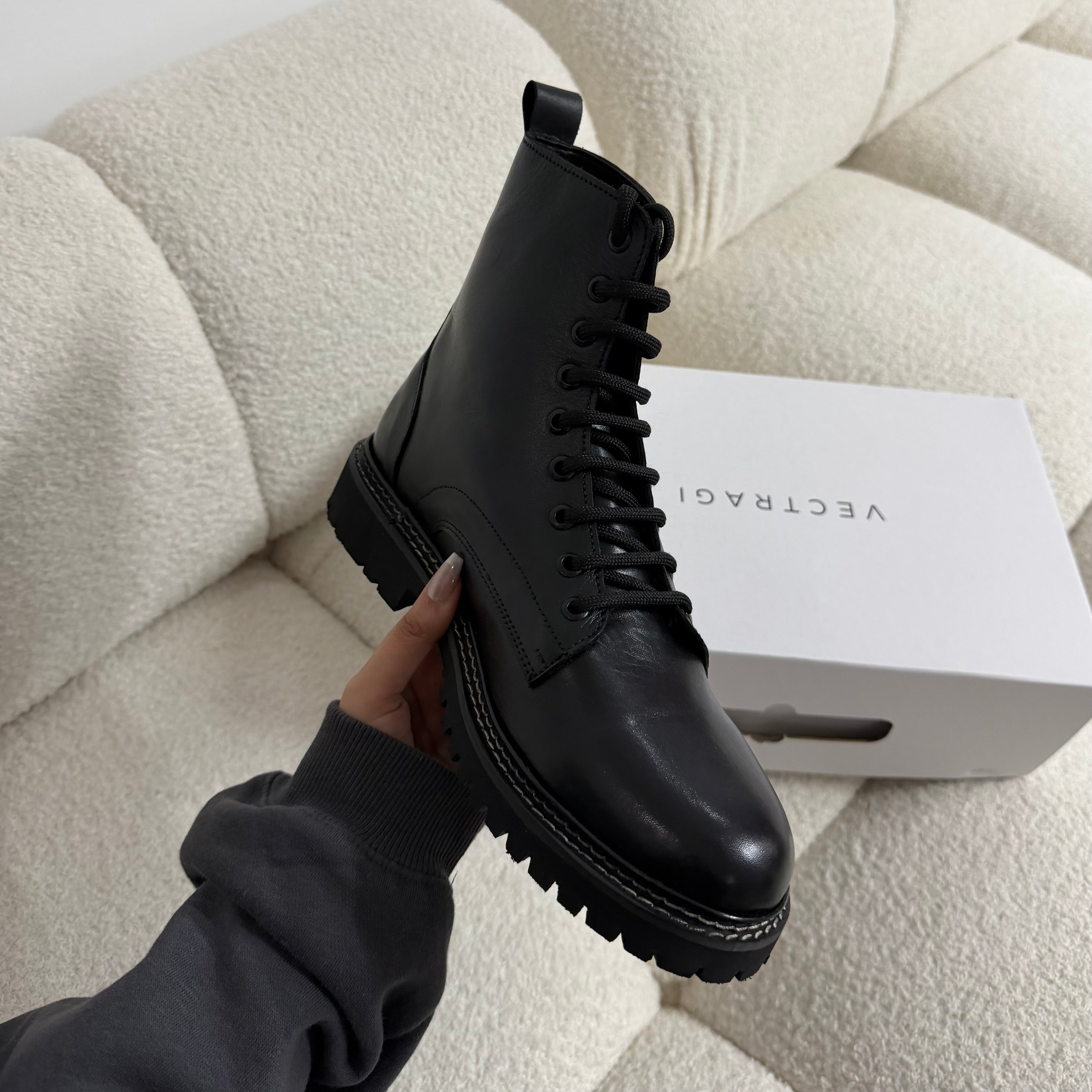 Martin combat lace-up