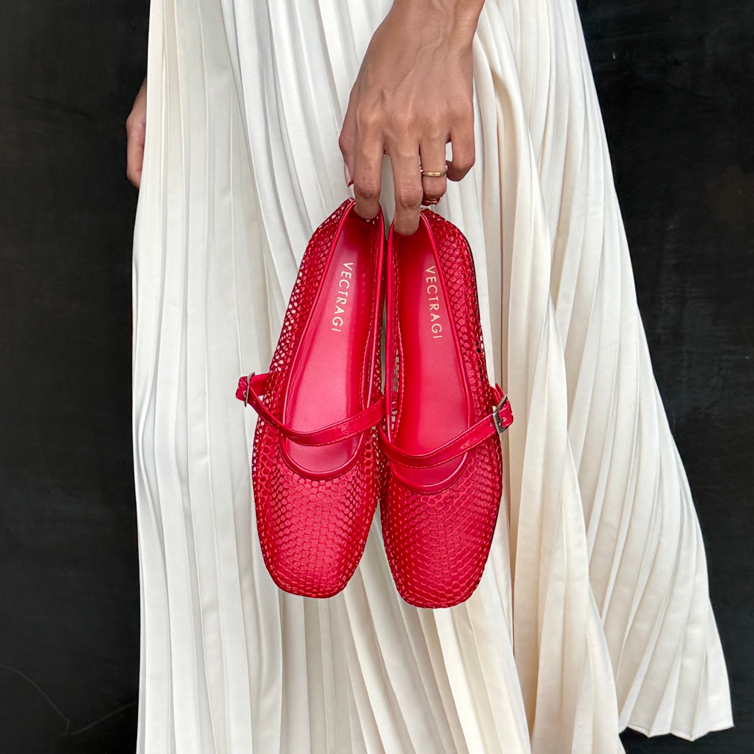 RED MESH FLATS