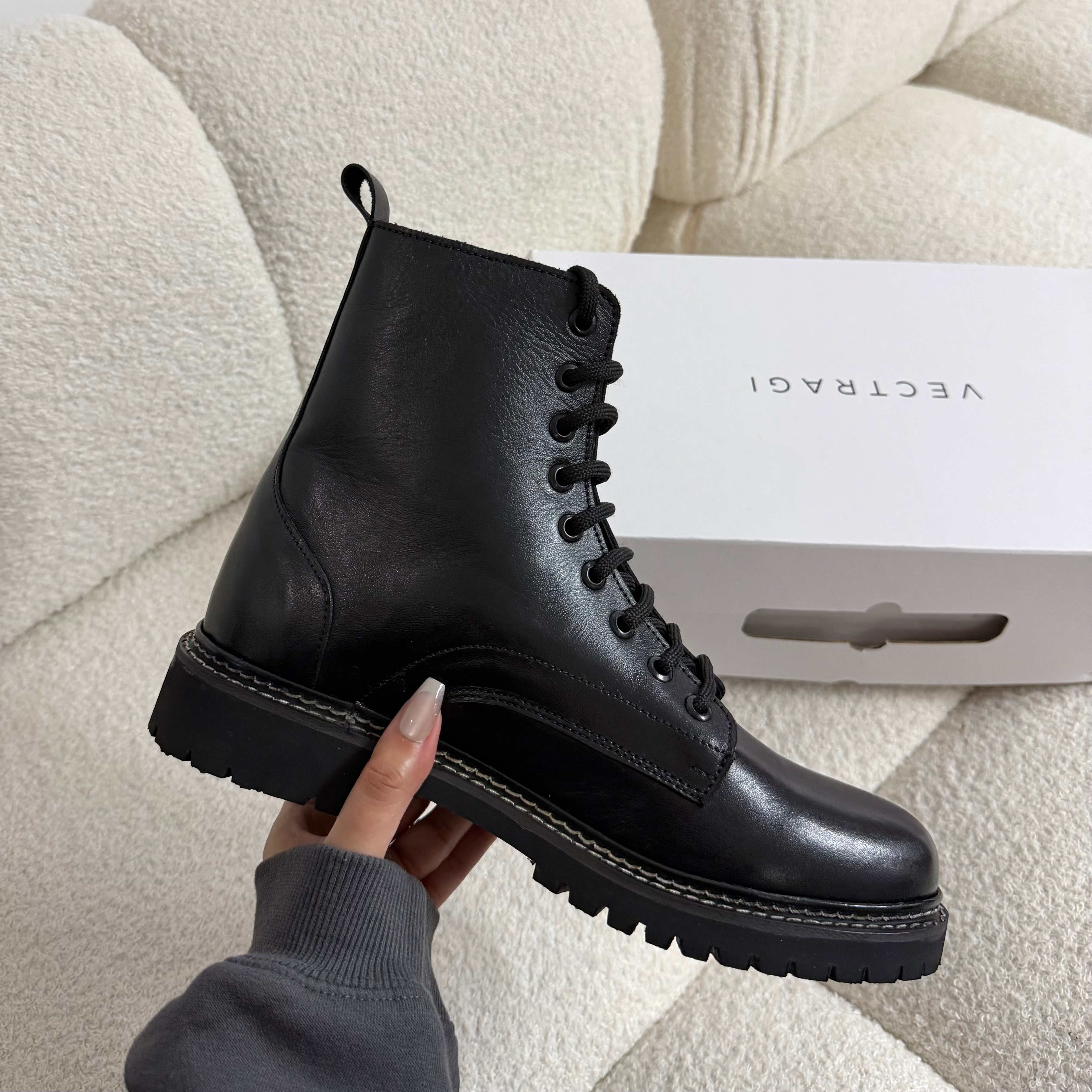 Martin combat lace-up