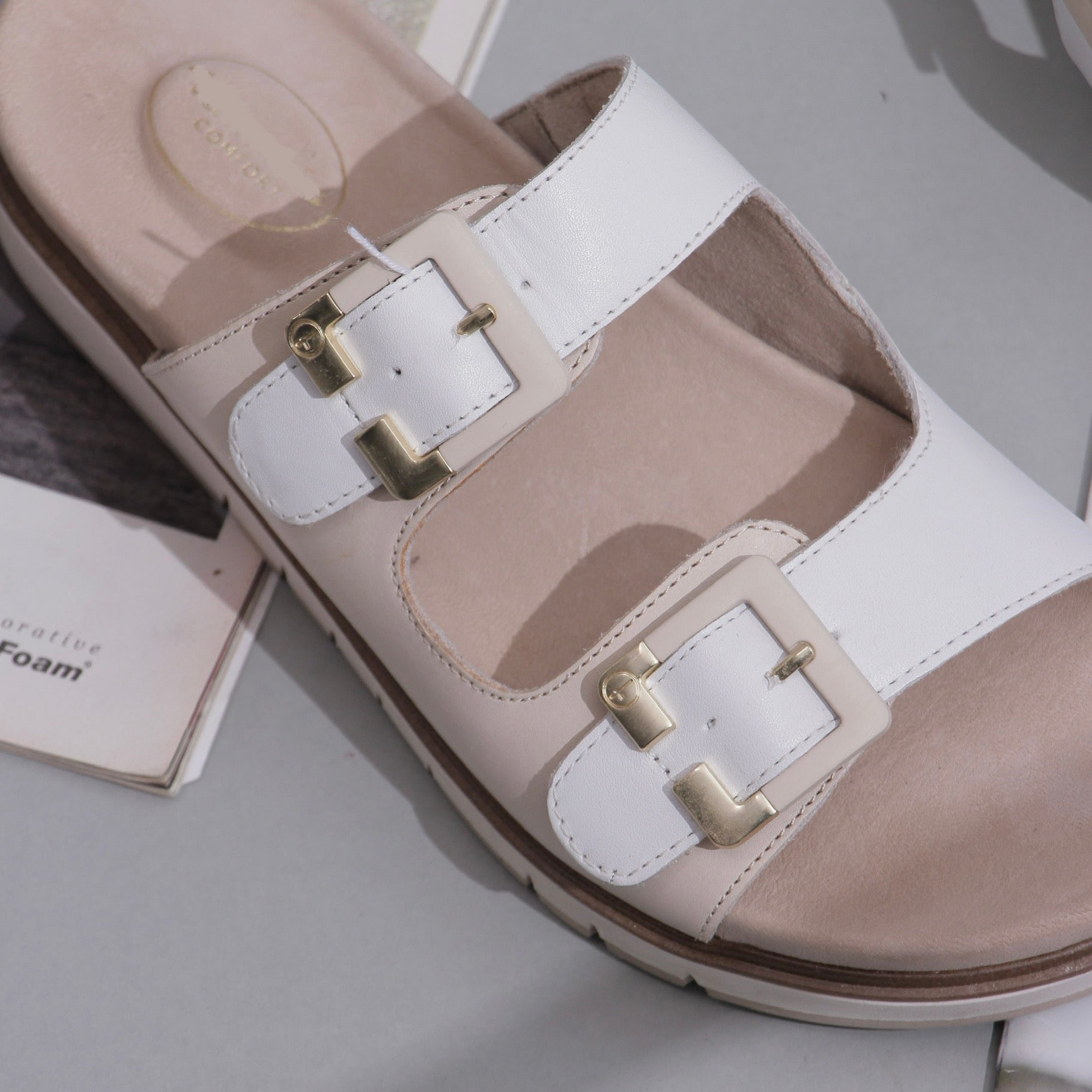 White beige belted cloud sliders