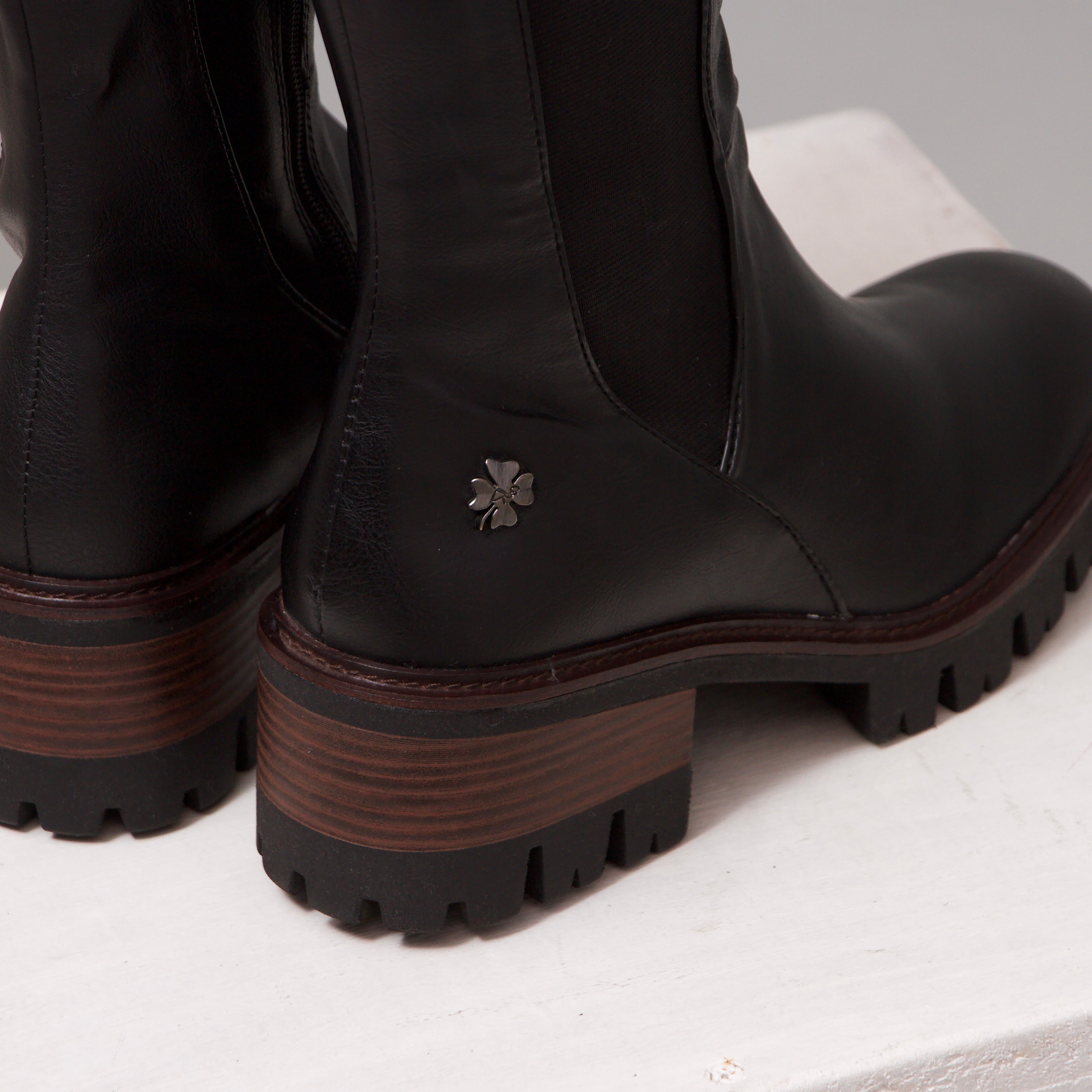 Chelsea dahlia long boots