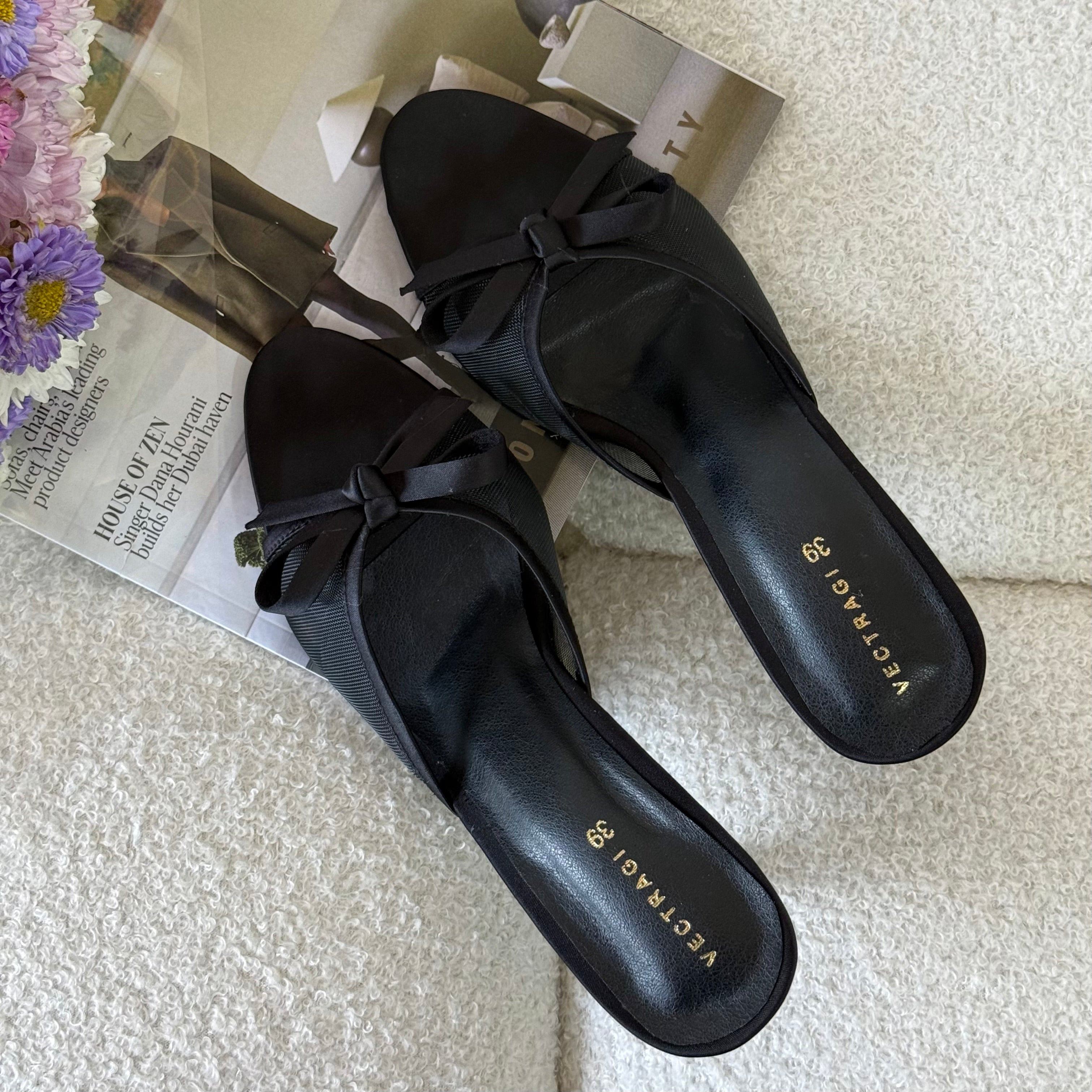 Black kitten heels