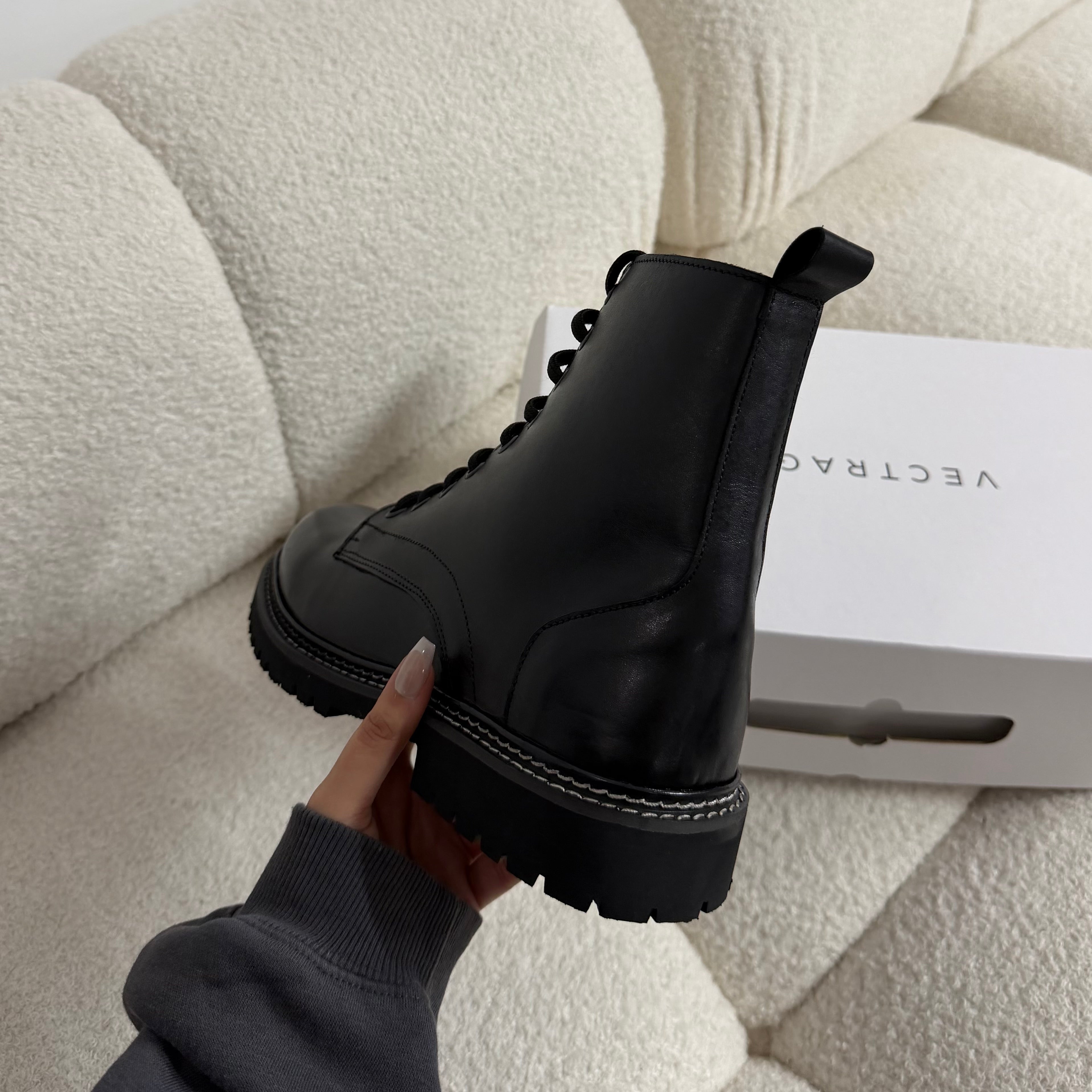 Martin combat lace-up