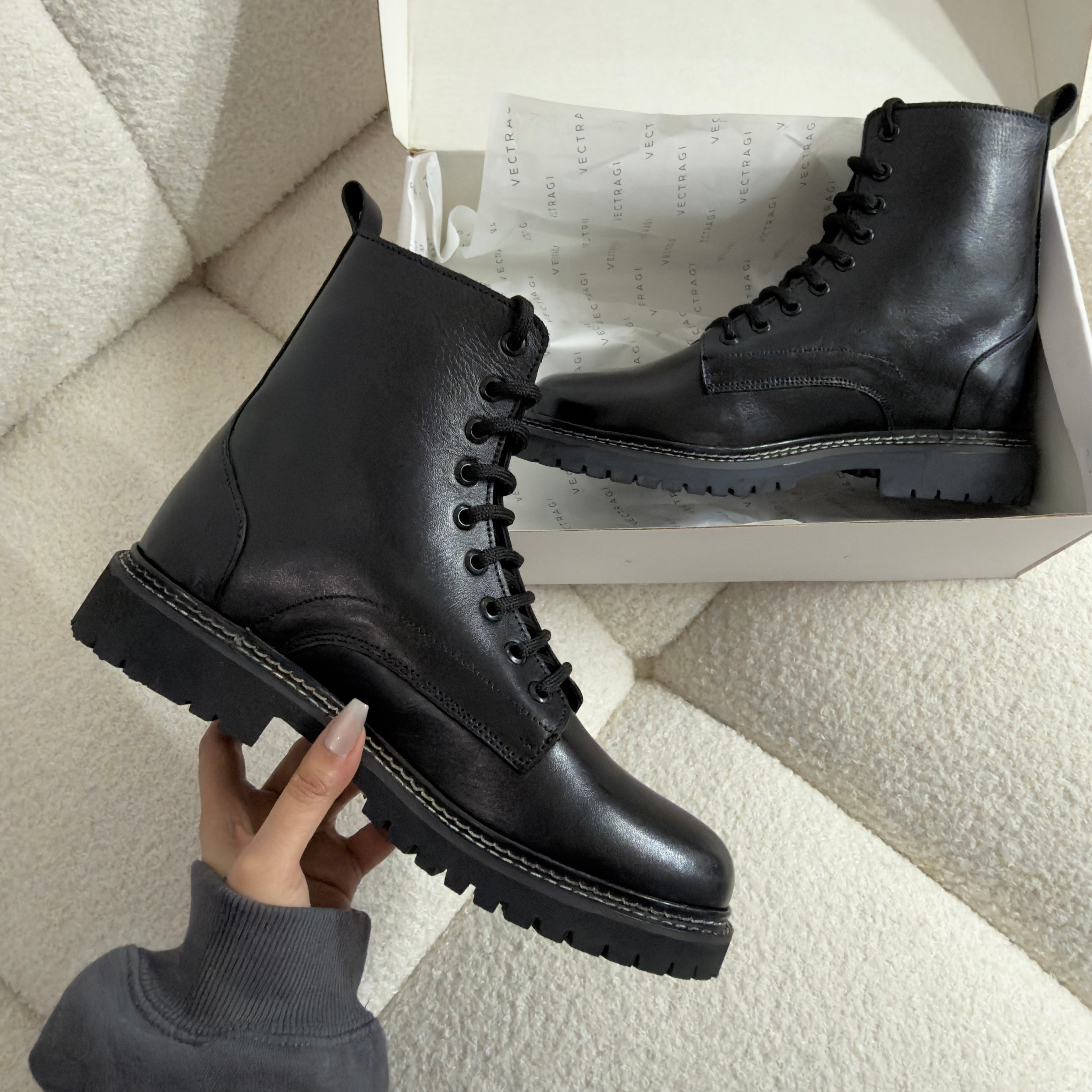 Martin combat lace-up