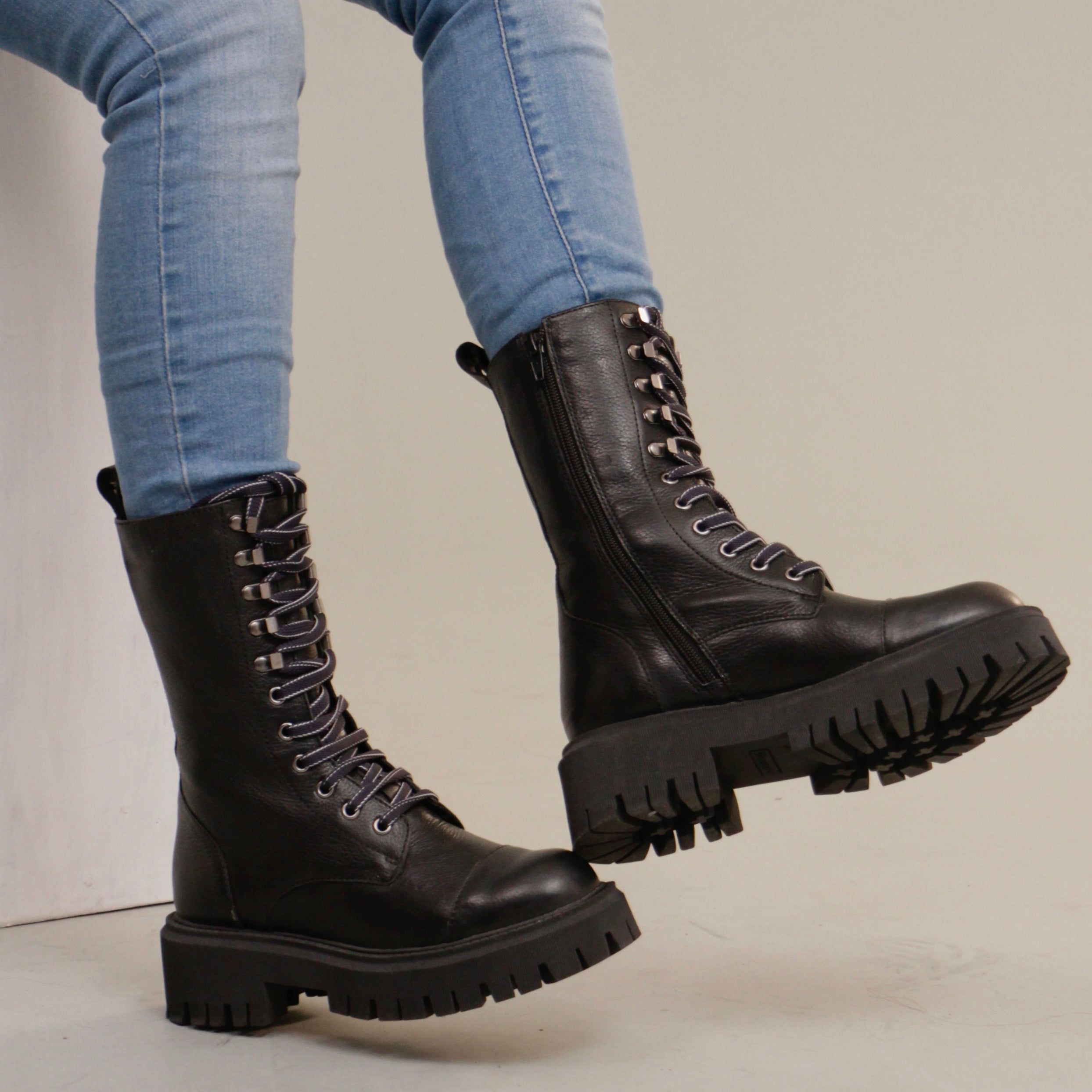 Tactic black chunky boots