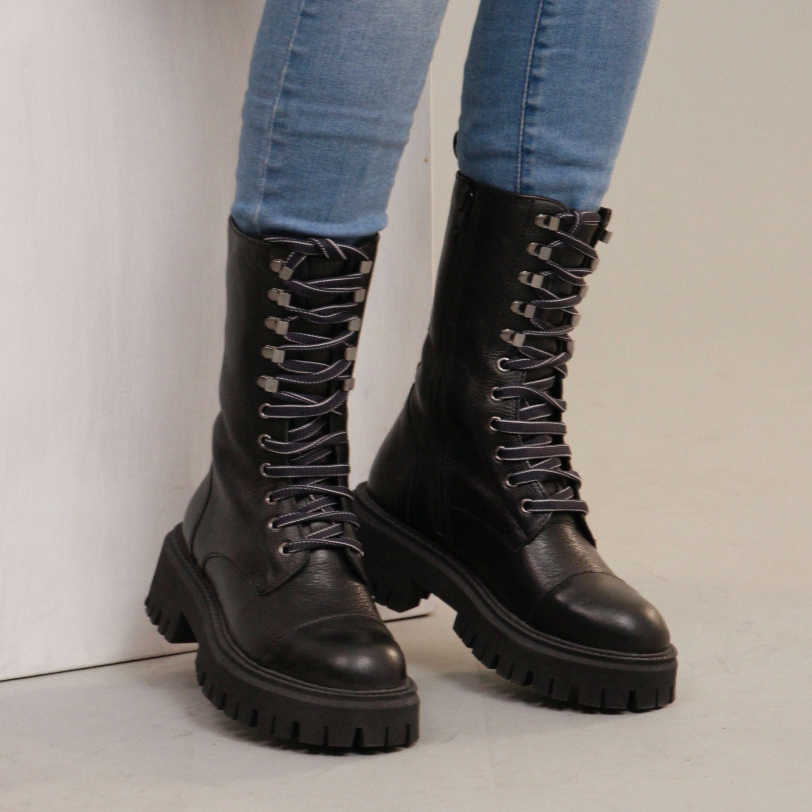 Tactic black chunky boots