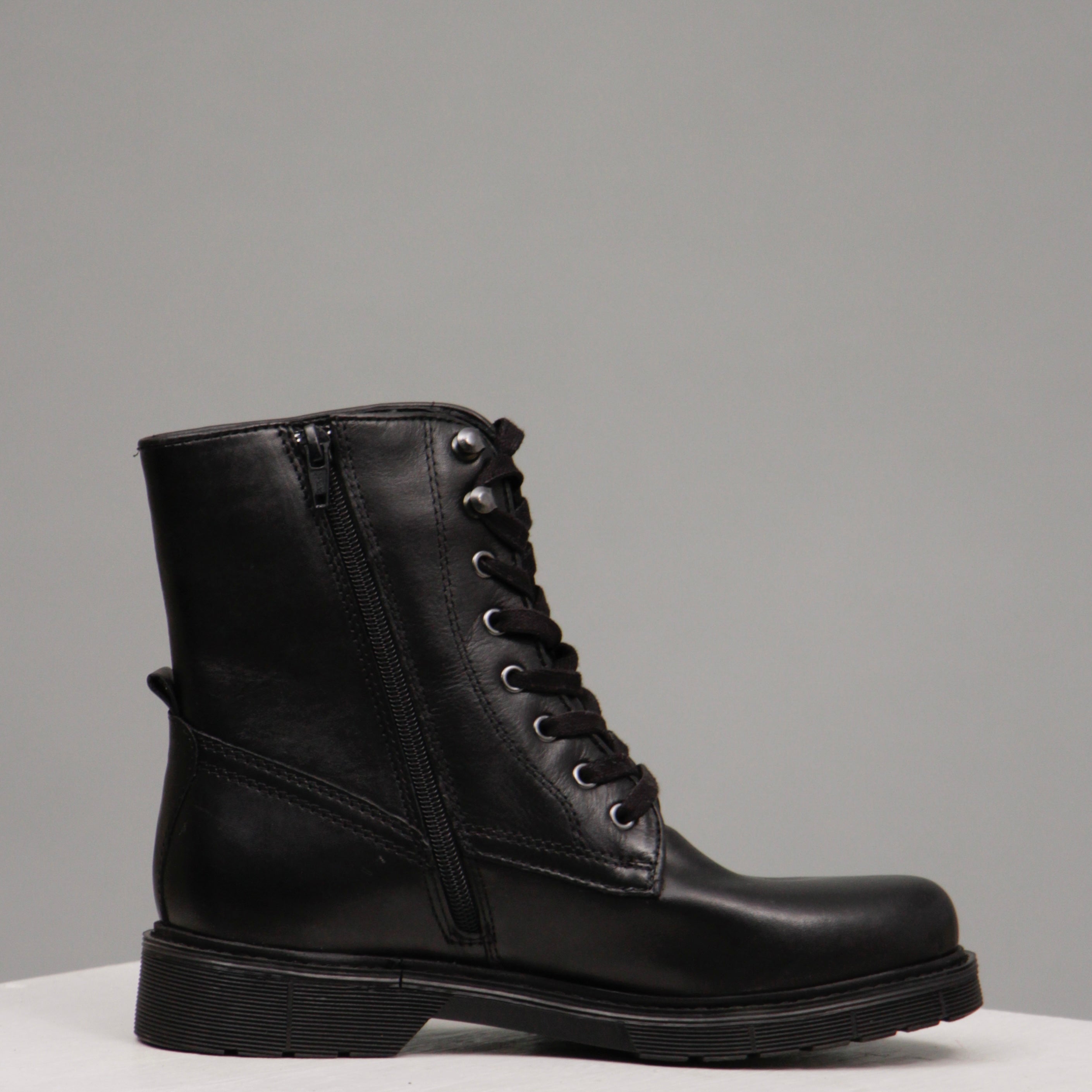 Terra black leather boots