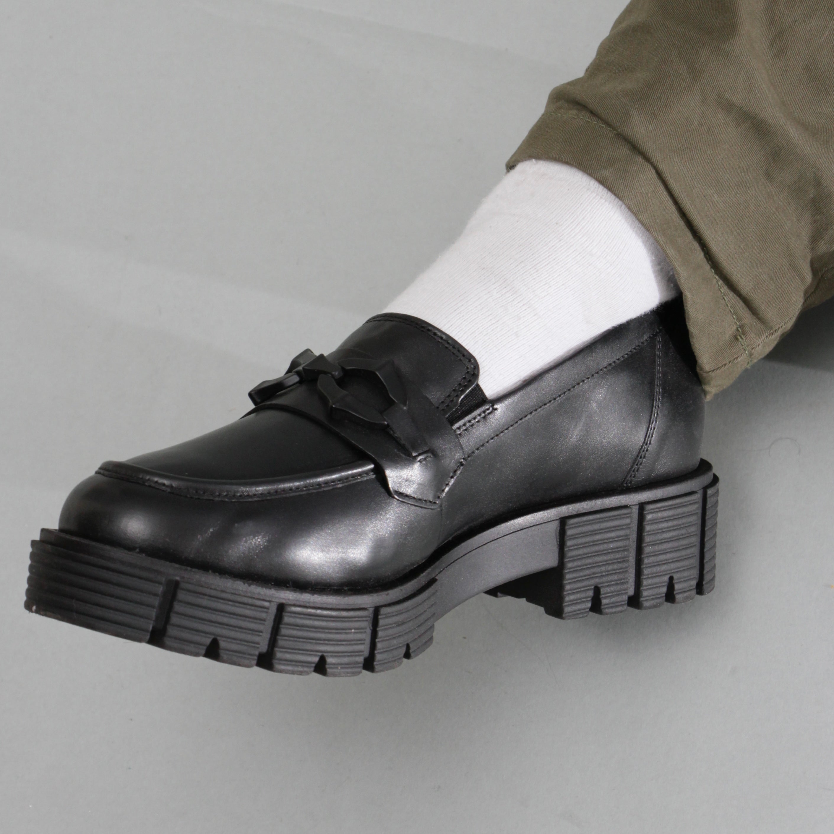 Chunky chain loafers