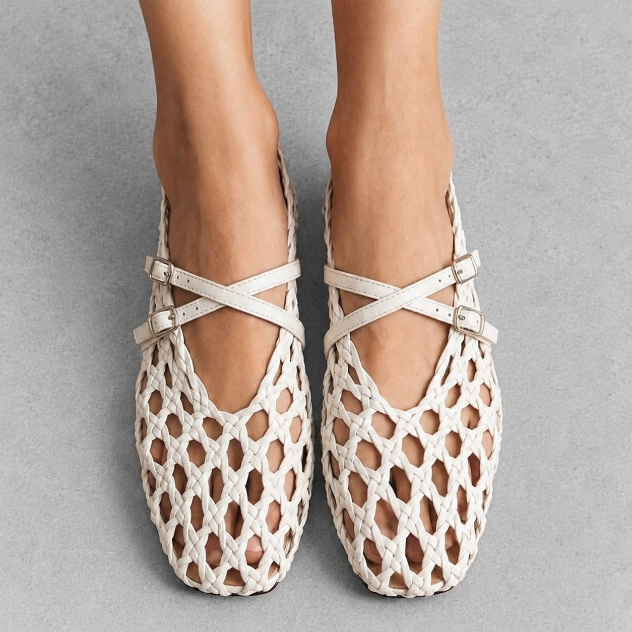 WHITE WOVEN FLATS
