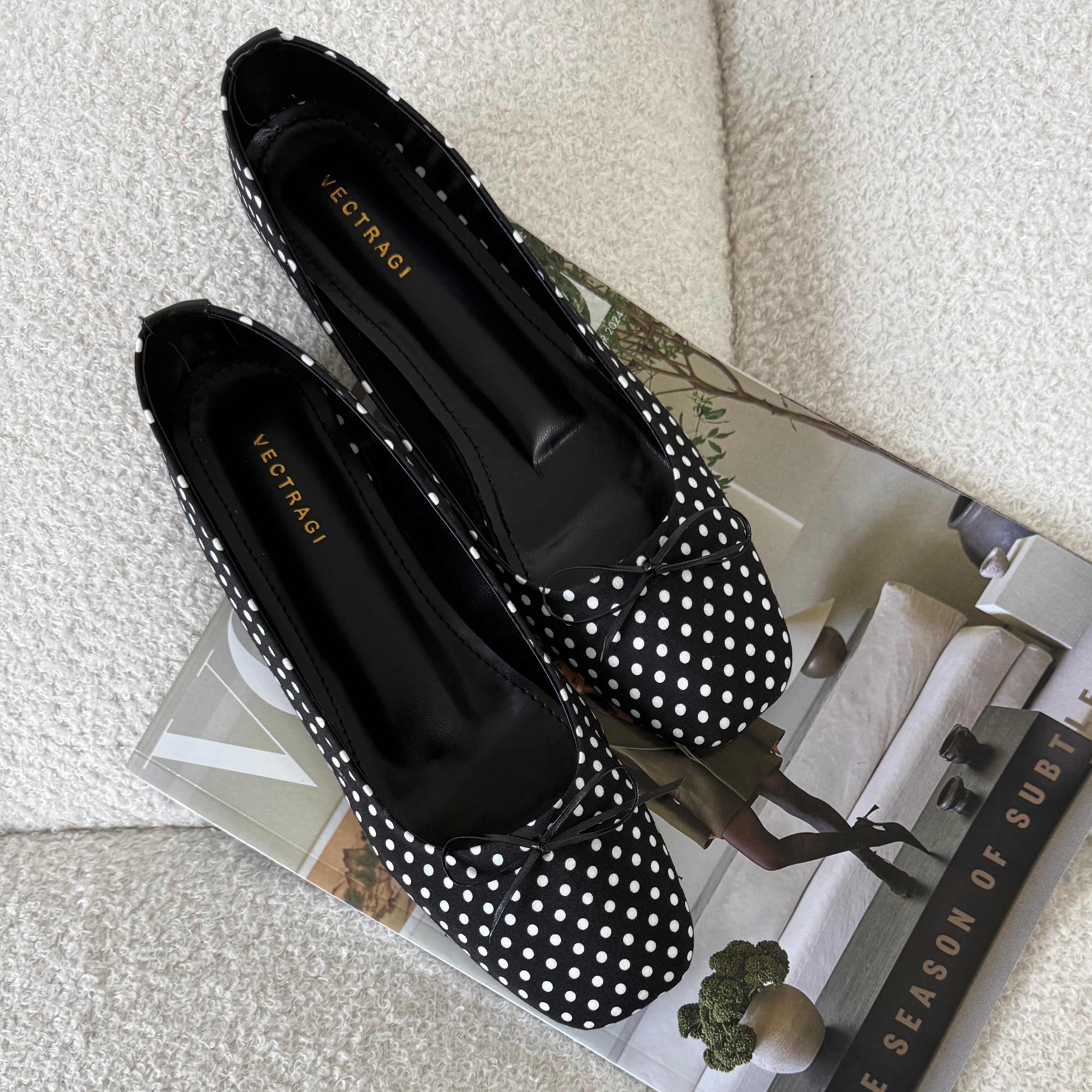 Black polka flats