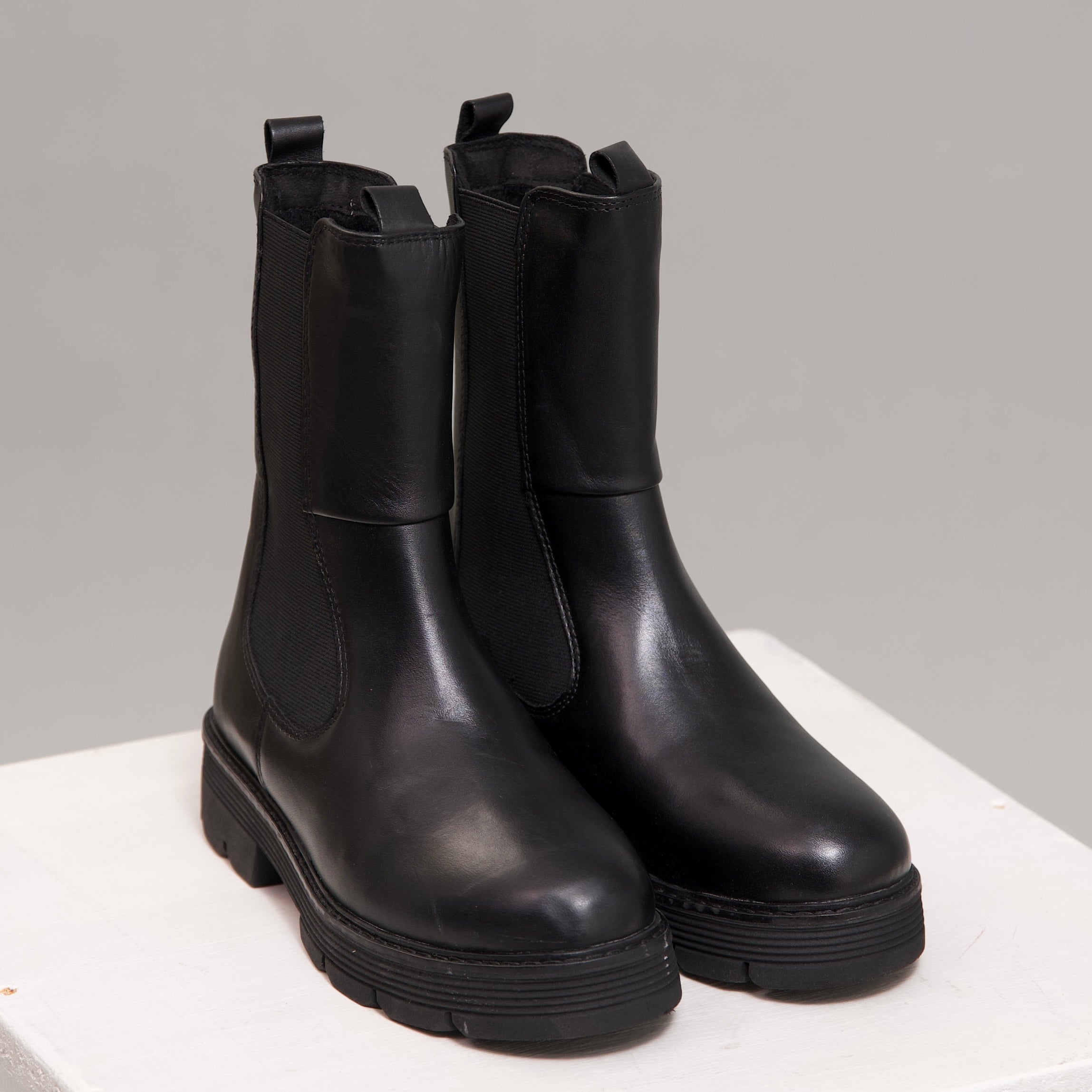 sleek chelsea boots