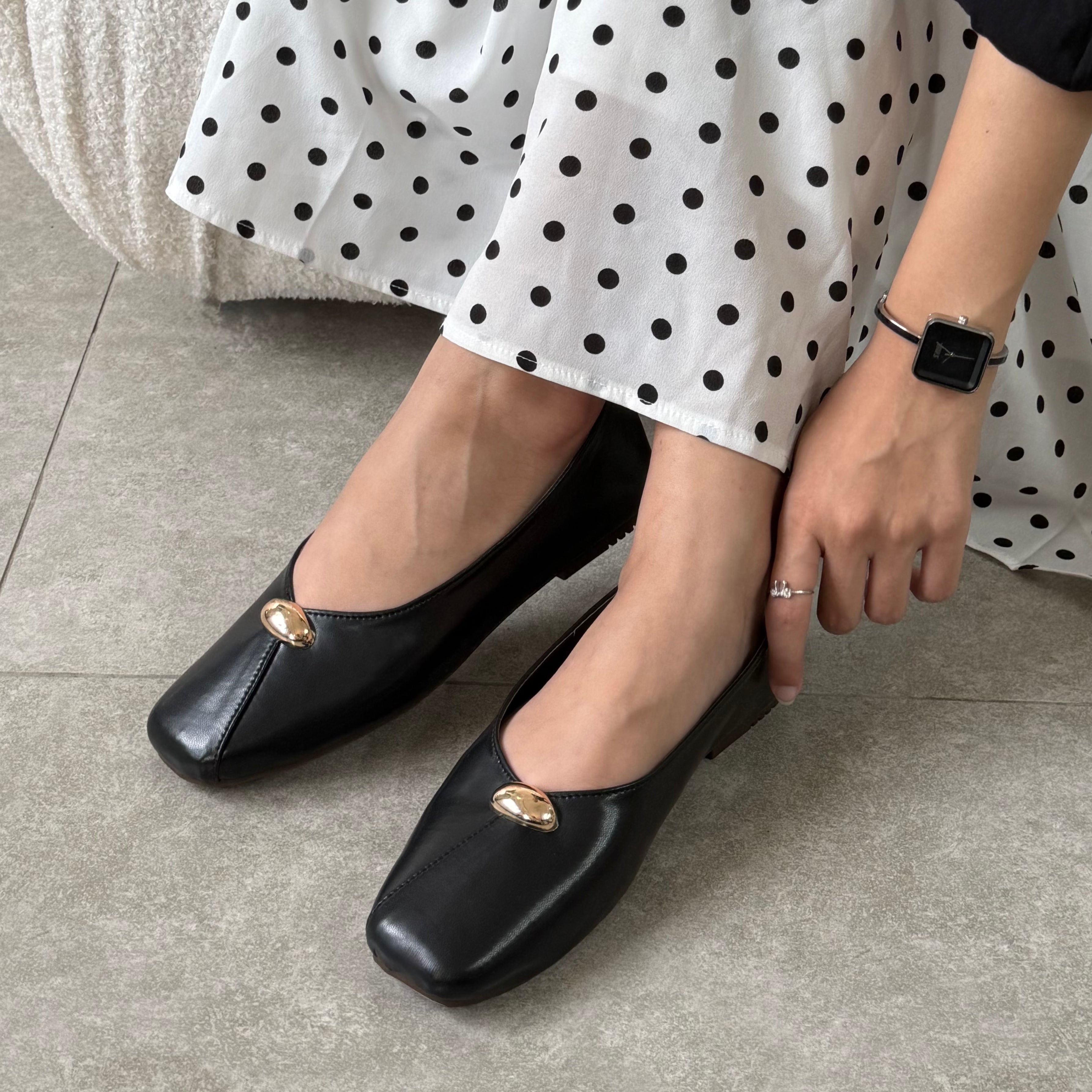 black square toe flats