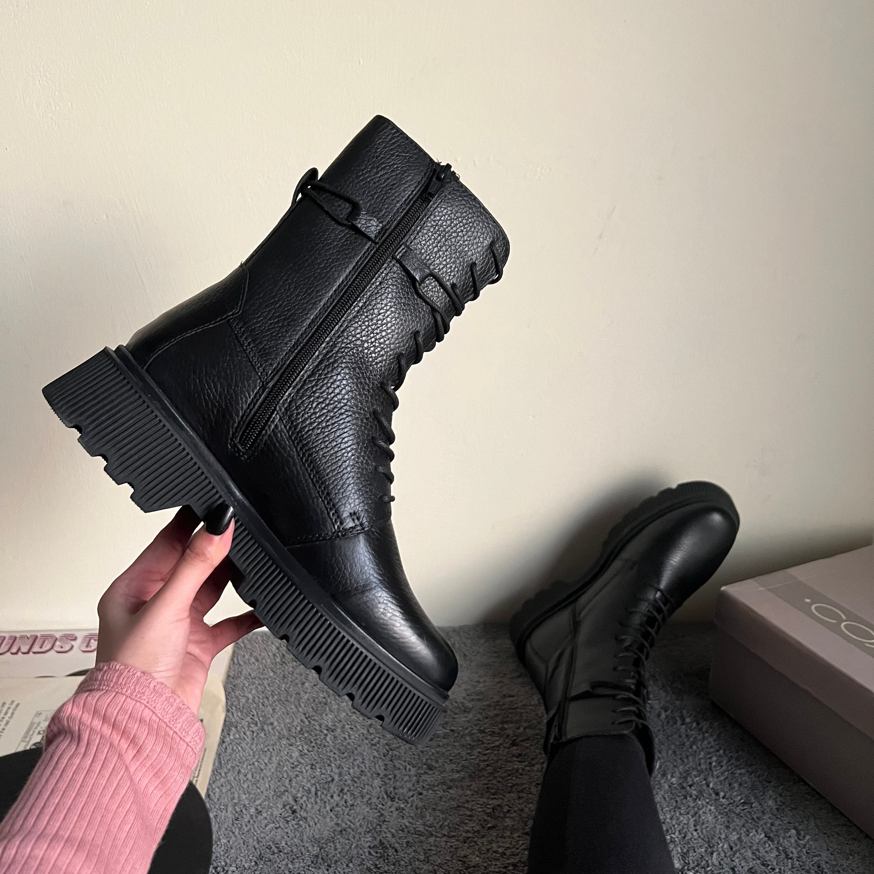 Trendsetter black combat boots