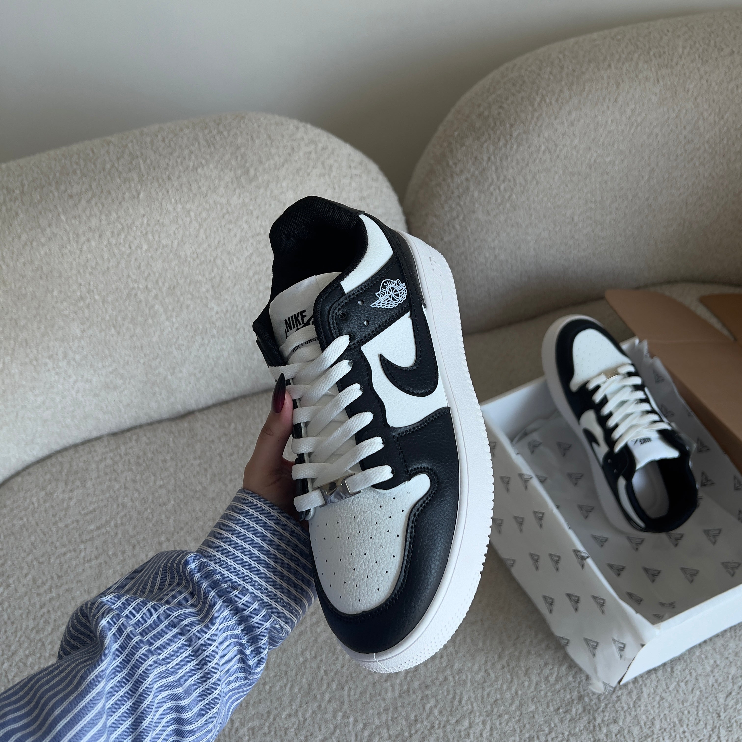 Black white sneakers