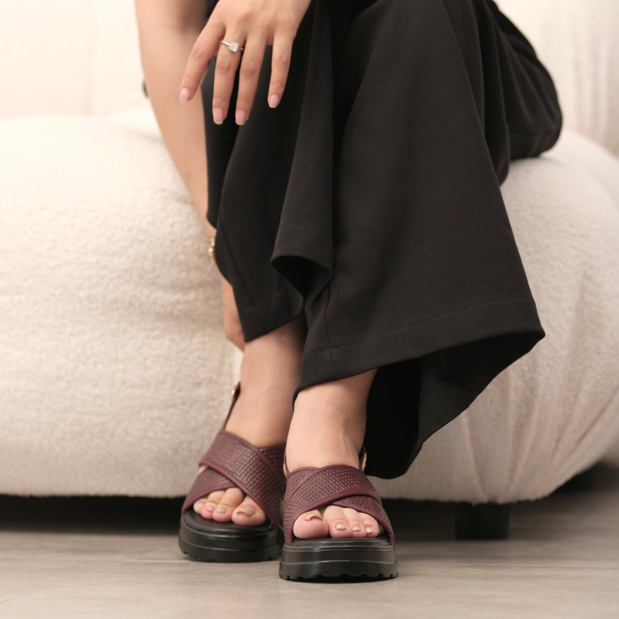 MAROON TAVI SANDALS